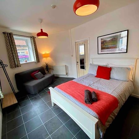 Brickworks - 2 Bedrooms, 15 Mins Walk To The Centre, With Garden Cardiff Zewnętrze zdjęcie