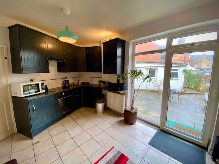 Brickworks - 2 Bedrooms, 15 Mins Walk To The Centre, With Garden Cardiff Zewnętrze zdjęcie
